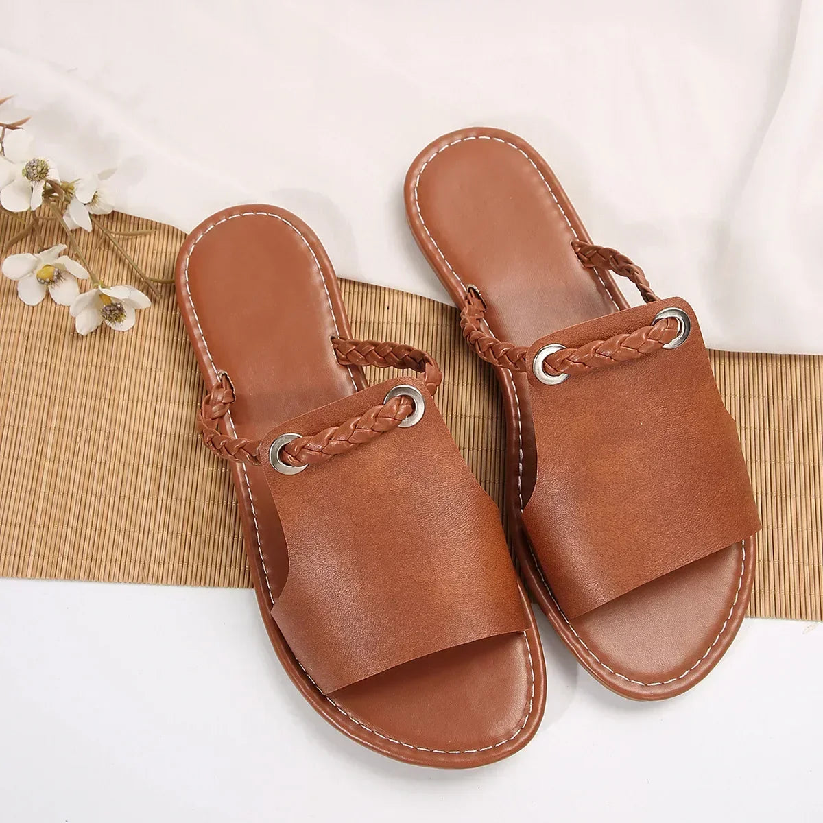 Rudy - Elegant Beach Slippers