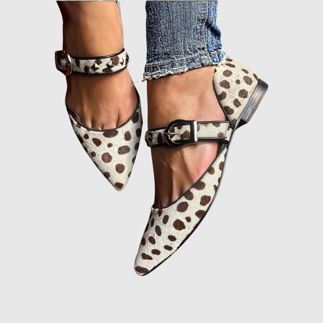 Ana Paz | Mary Janes with Nails
