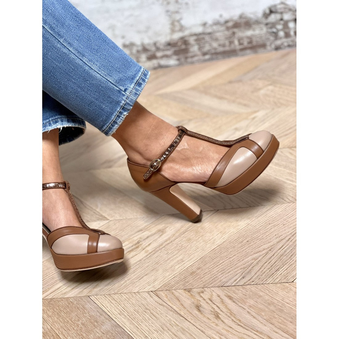 Gisela – T-Strap High Heel