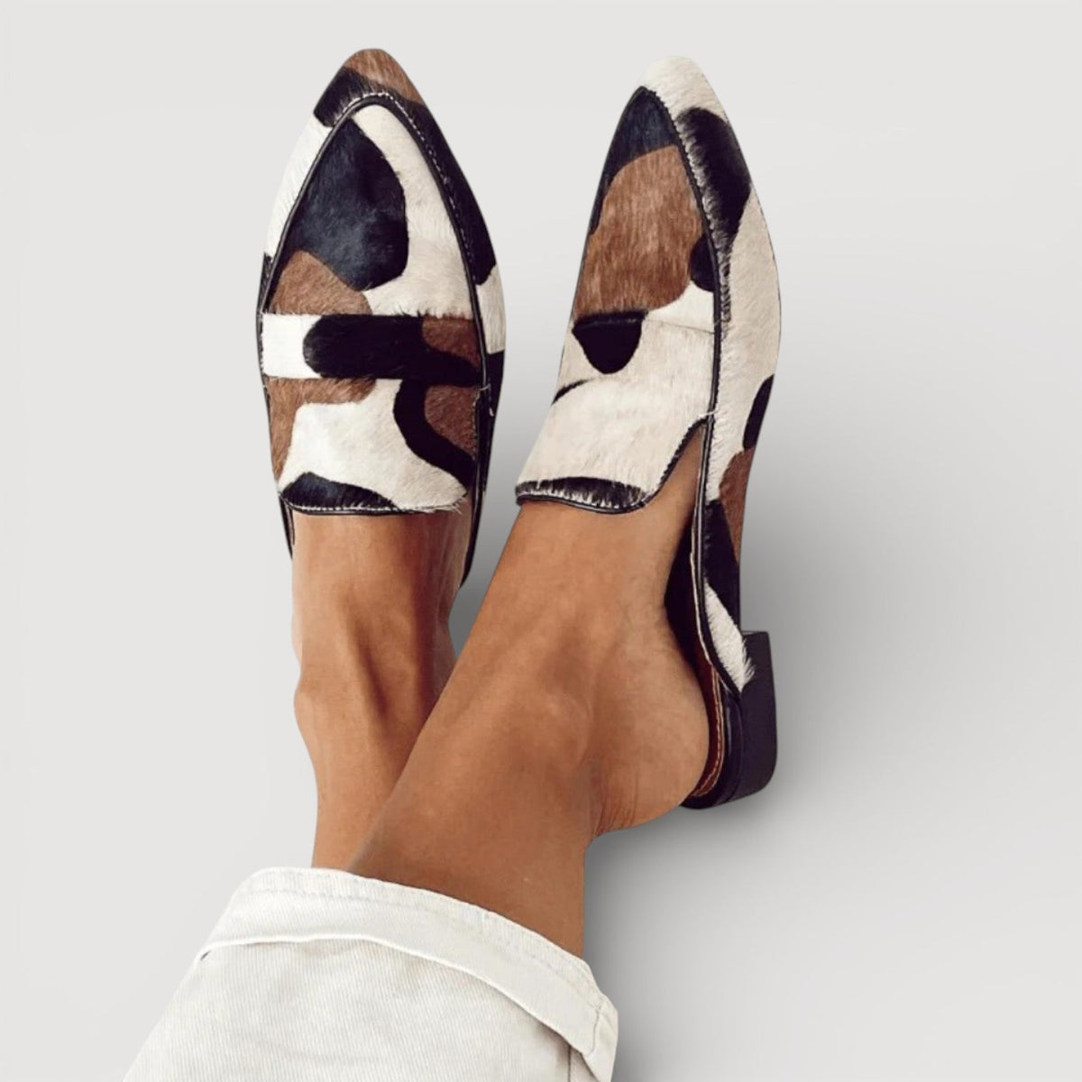 Rosa Amparo | Comfortable moccasins with cow print