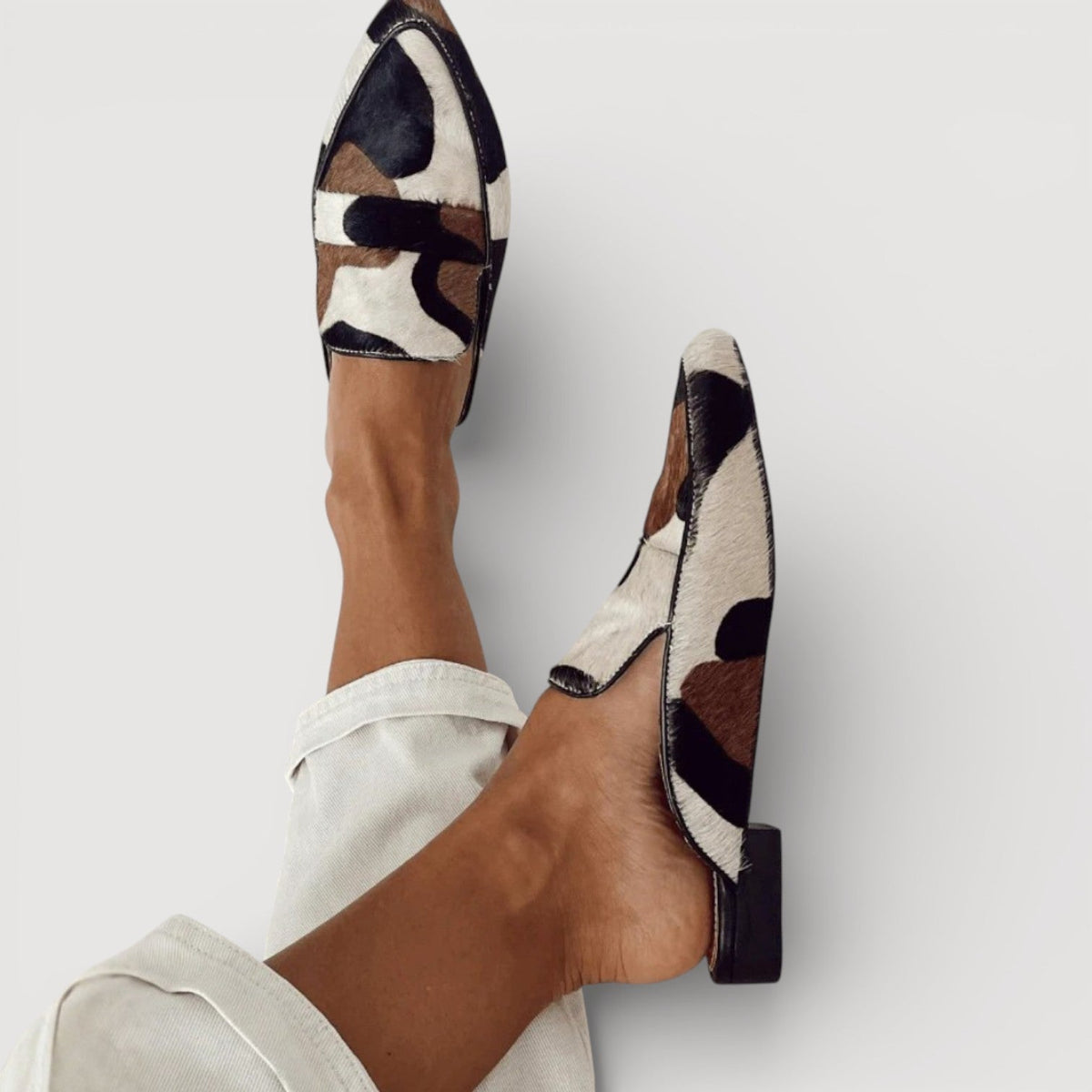 Rosa Amparo | Comfortable moccasins with cow print