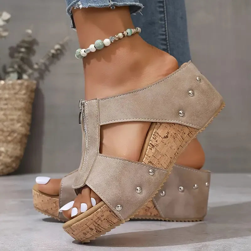 Sela | Comfortable Sandals with Design