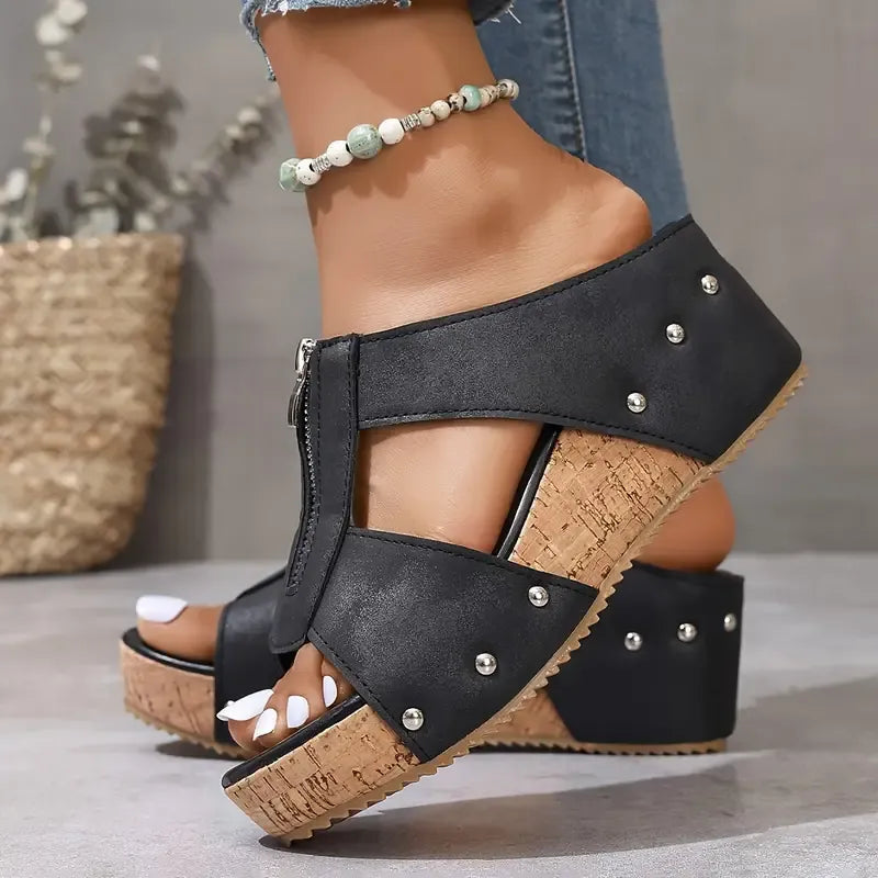 Sela | Comfortable Sandals with Design